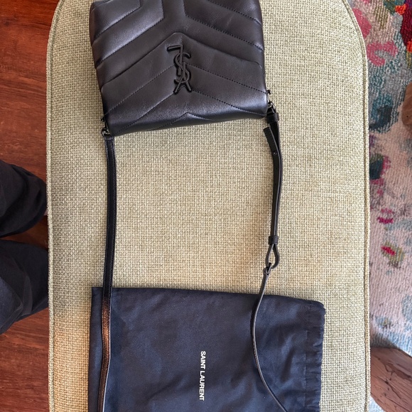 YSL Toy LouLou w/ black hardware - Picture 1 of 14